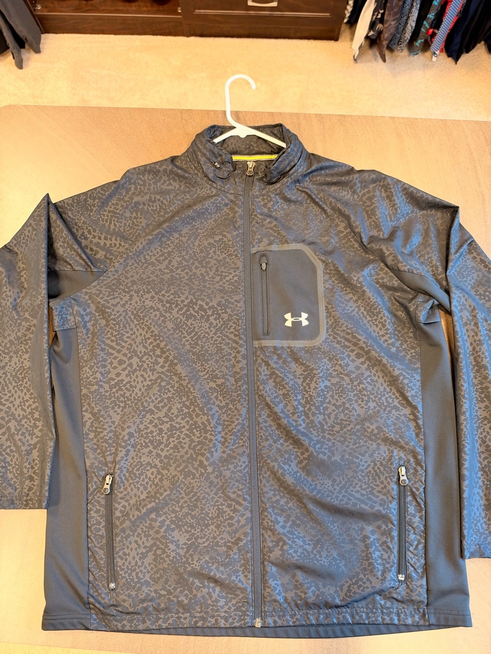 Under Armour Men’s Black Patterned Full-Zip Performance Jacket